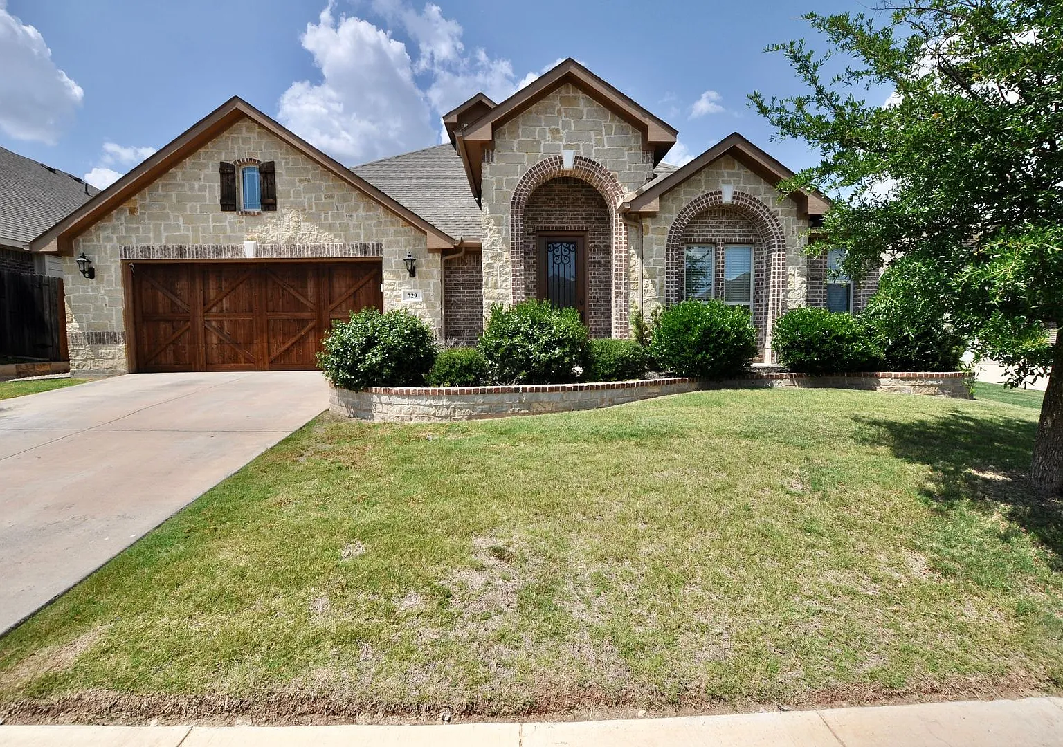 For Lease In Aledo Isd! Beautiful 3,000+ Sf Brick Home With 4 Bedrooms, 3 Bathrooms Plus An Offic... — Photo 1