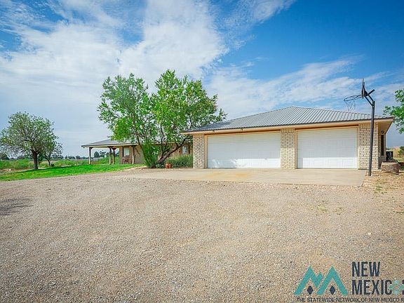 3rd image of 2 Riverview Cir