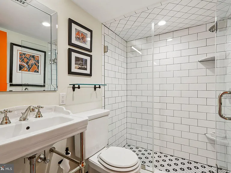 31 Palmer Sq W #A — Photo 18