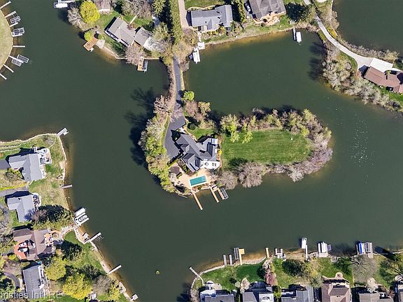 4th image of 4912 Oakwood Ct