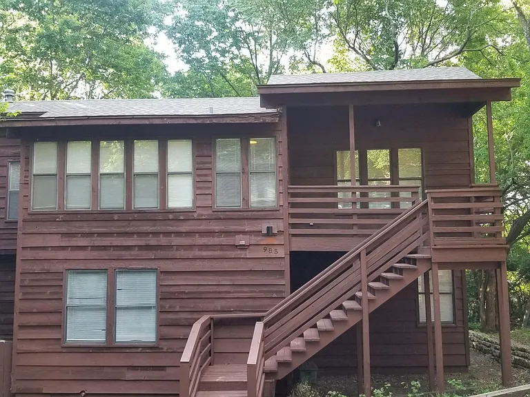 985 N Lewis Pl — Photo 3