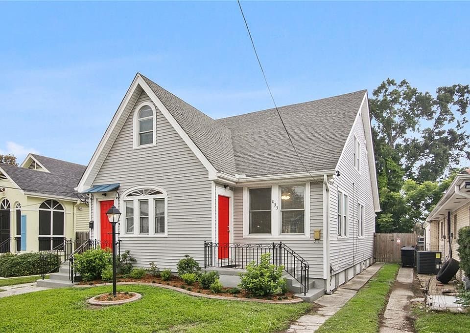 1st image of 831 Voisin St