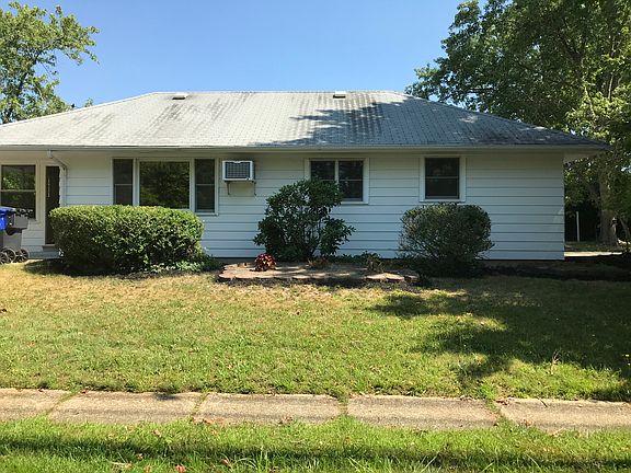 3rd image of 3 Saratoga Pl