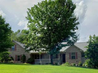 1920 Garnet Ln, Dandridge, TN 37725