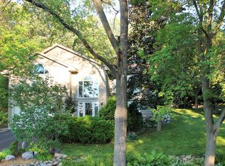 5557 Highland Rd, Minnetonka, MN 55345