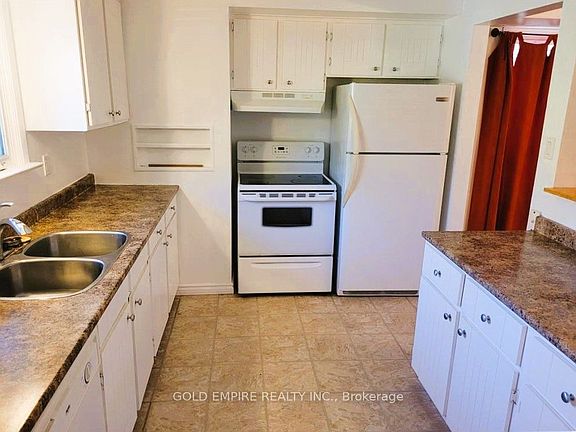 4th image of 107 Harding Cres