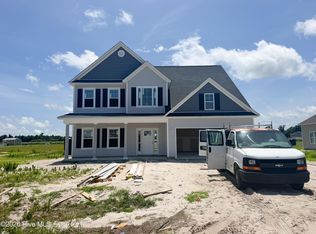 510 E Black Water Ln, Maysville, NC 28555