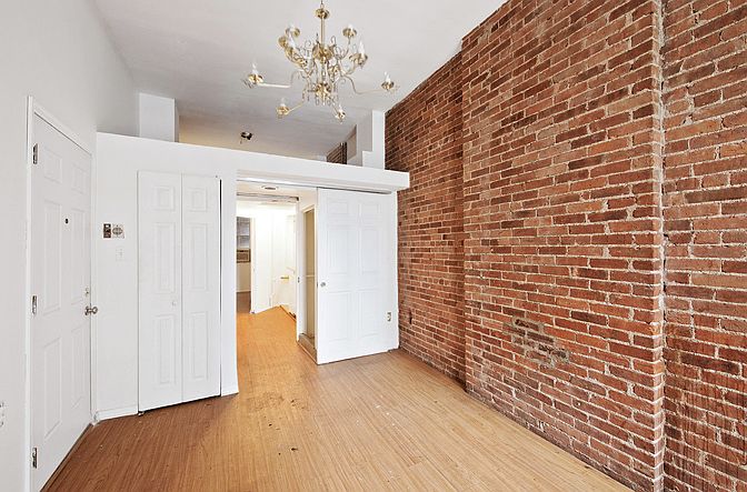 2nd image of 406 W 25th St APT 1FW