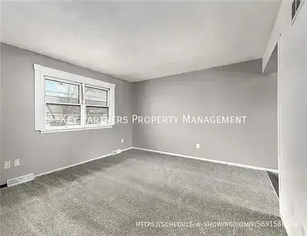 15312 E 48th St — Photo 2