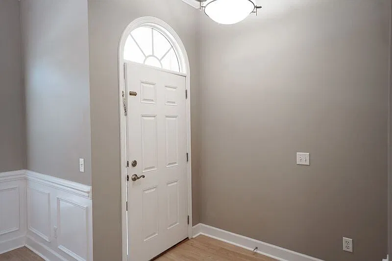 4 bed, 2.0 bath, 1909 sqft, $2,500 — Photo 4