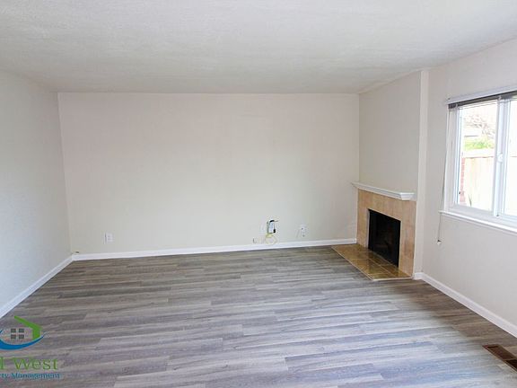 2nd image of 2338 Pauline Dr