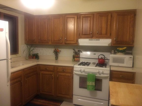2nd image of 222 1st St #1
