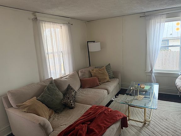 4th image of 429 Ronalds St