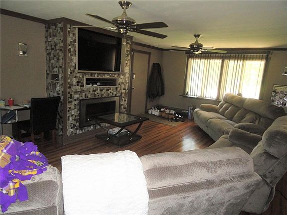 3rd image of 41 Bobbie Dr