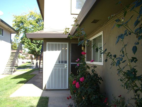 4th image of 4549 Palm Ave APT 2