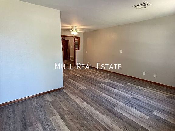 4th image of 3934 SE 10th St