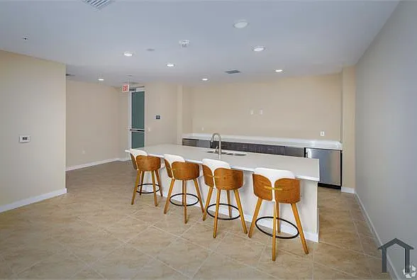 203 N University Dr — Photo 34