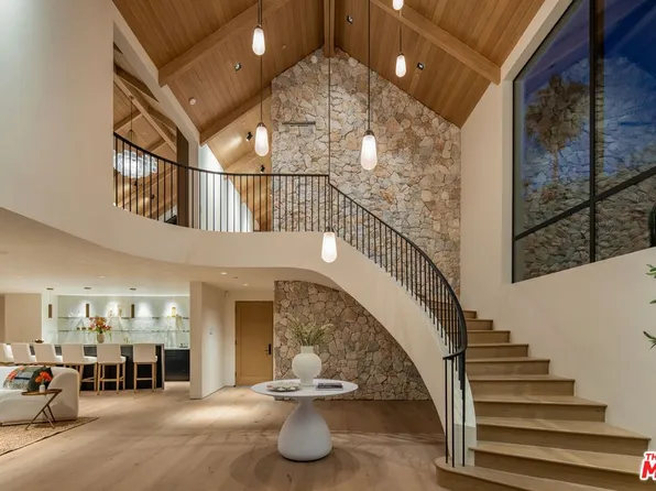 12309 Viewcrest Rd, Studio City, CA 91604