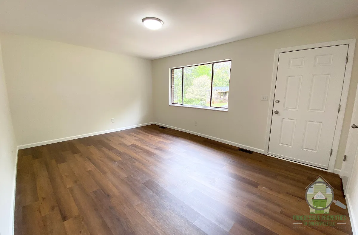 49 Maxie Ave. - 1 — Photo 3