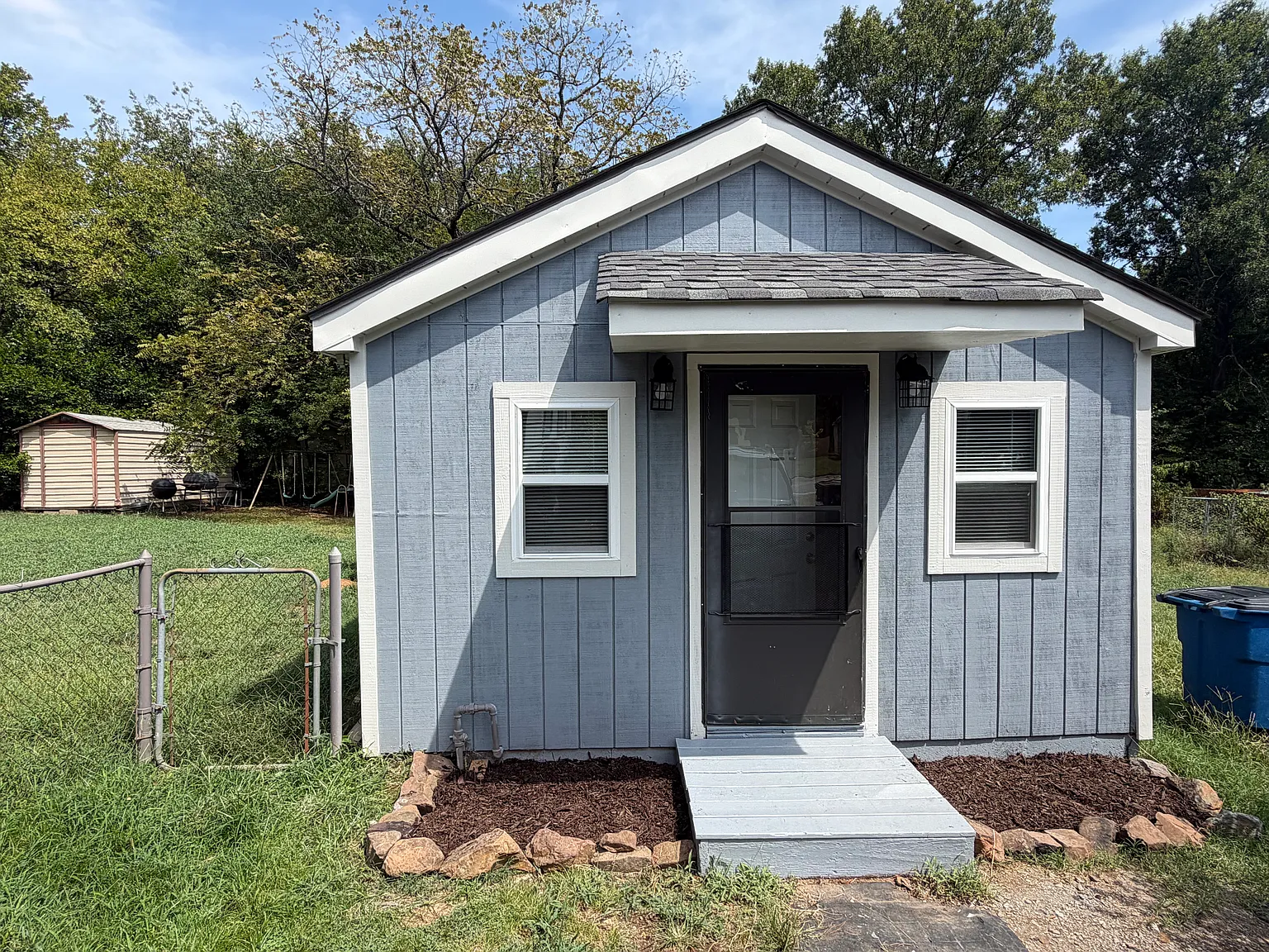 Studio, 325 sqft, $650 — Photo 1