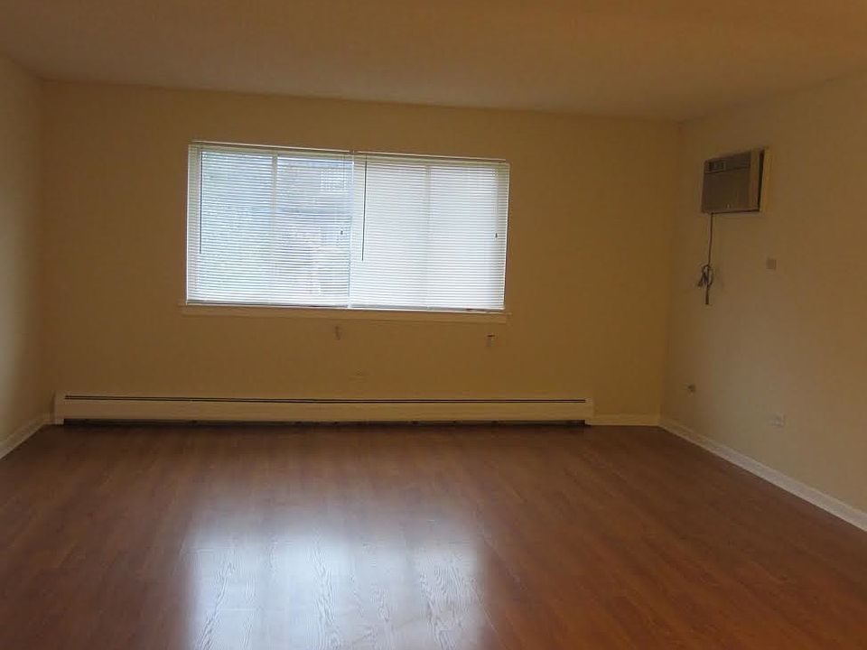 1st image of 10094 Holly Ln APT 1S