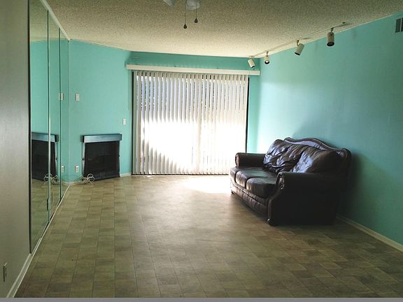 2nd image of 29 Mission Plaza Dr