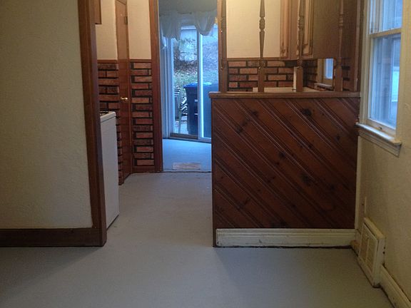 5th image of 2484 Ogden Ave