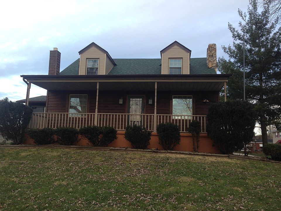 1st image of 609 2nd St E