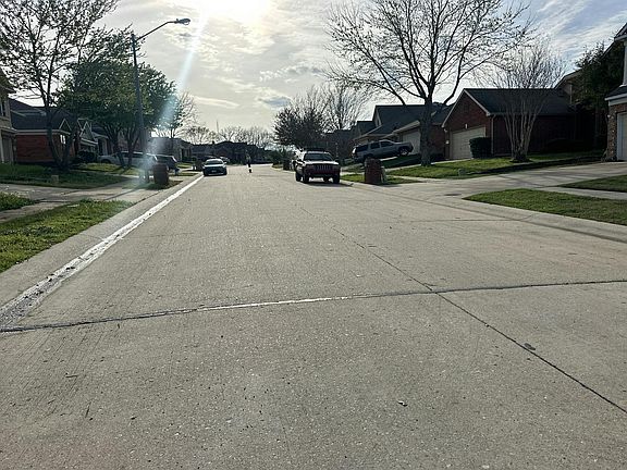 5th image of 605 Cypress Hill Dr