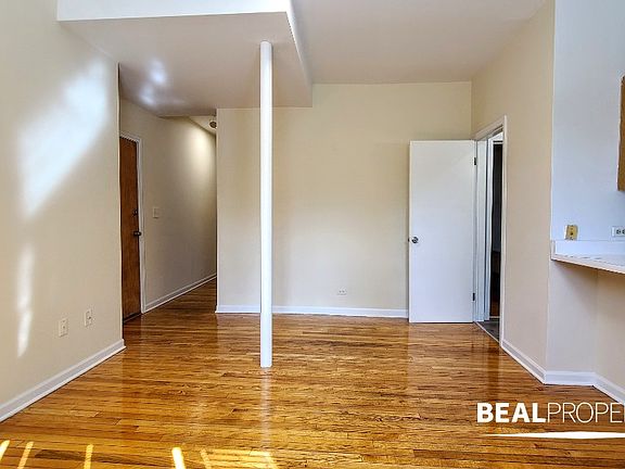 5th image of 635 W Barry Ave APT 204