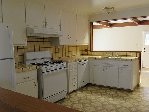 4th image of 1621 Parkview Dr