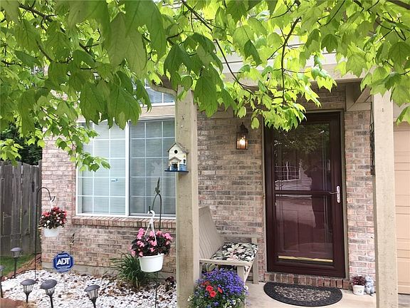 2nd image of 4916 Clarkson Dr