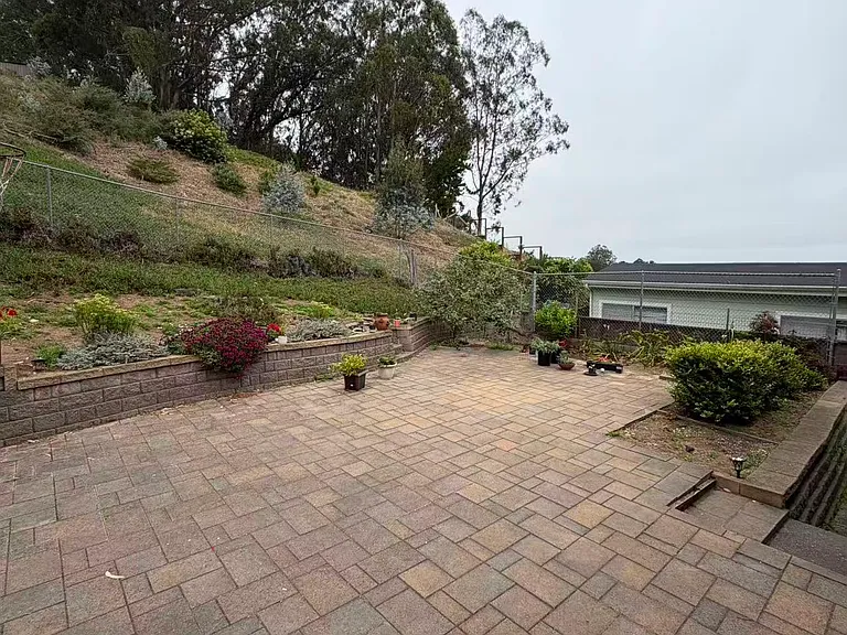 1064 Gilman Dr — Photo 15