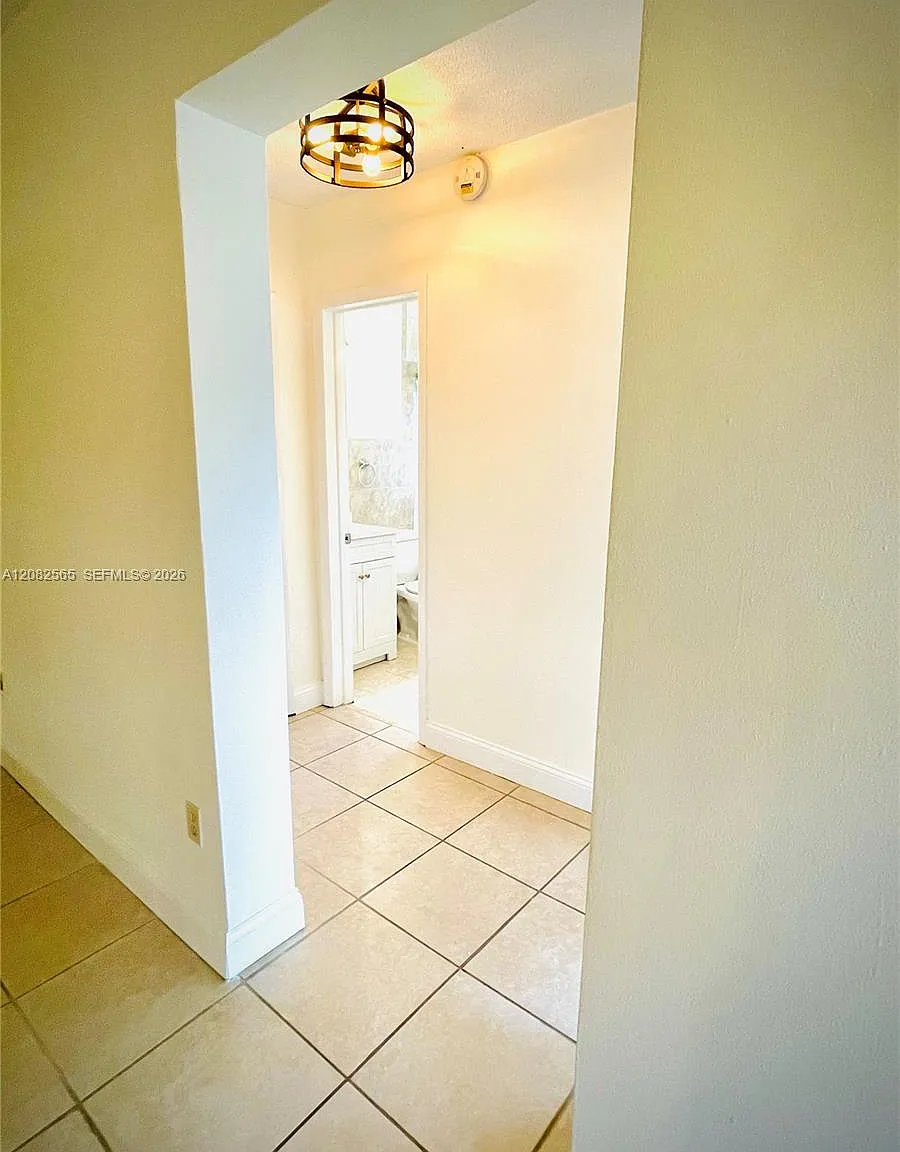 Plaza Maria Condo — Photo 4