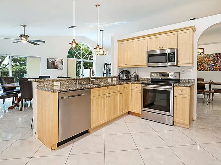 18965 Adagio Dr — Photo 5