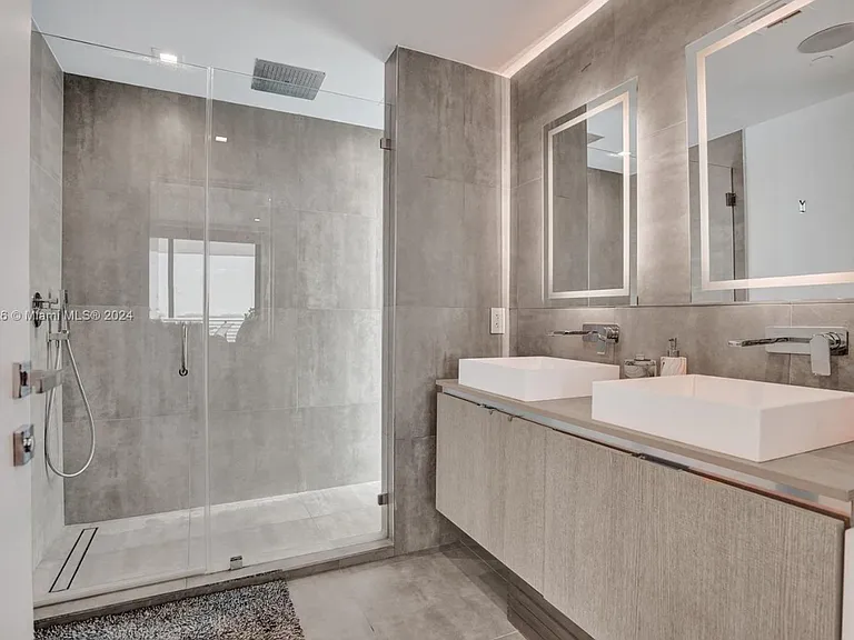 1930 Bay Dr #2 — Photo 28
