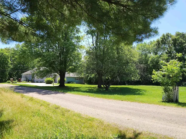 344 Schulzki Ln, East Peoria, IL 61611