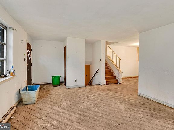 4th image of 9529 Sherwood Dr
