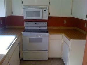 4th image of 3621 Gloria Ave