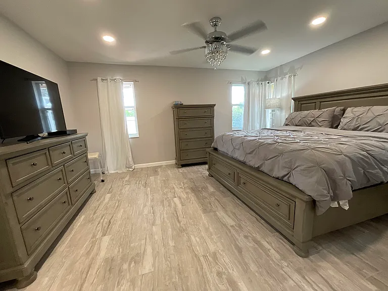 5574 Royal Lake Cir — Photo 32