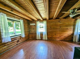 10 Pine Woods Rd, North Stonington, CT 06359