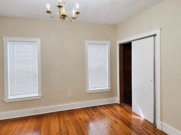 5th image of 17 Oakland Ave Unit 1