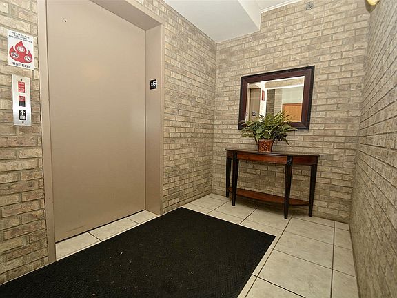 4th image of 11901 Windemere Ct APT 102