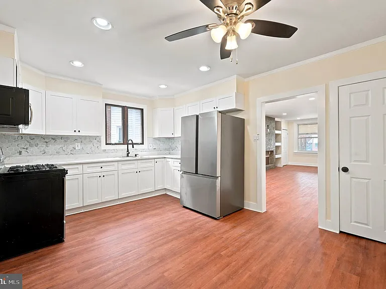 105 Jackson Ave — Photo 6