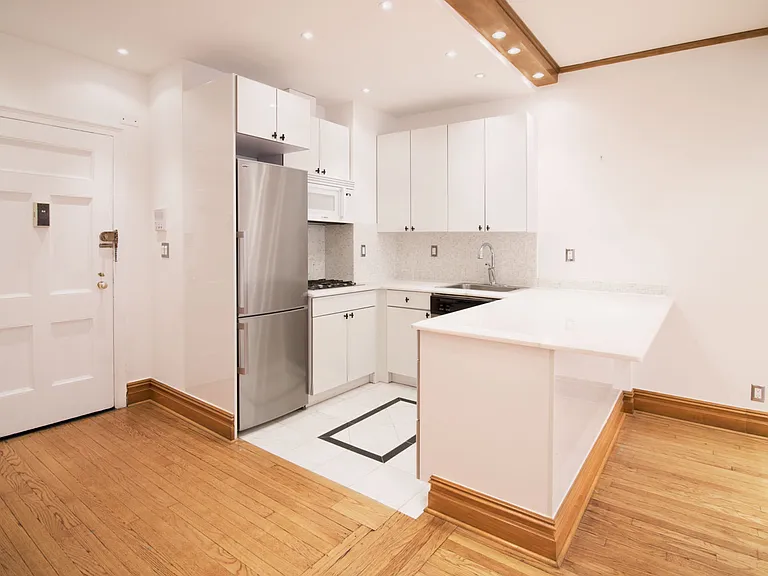 145 W 58th St #7K — Photo 5