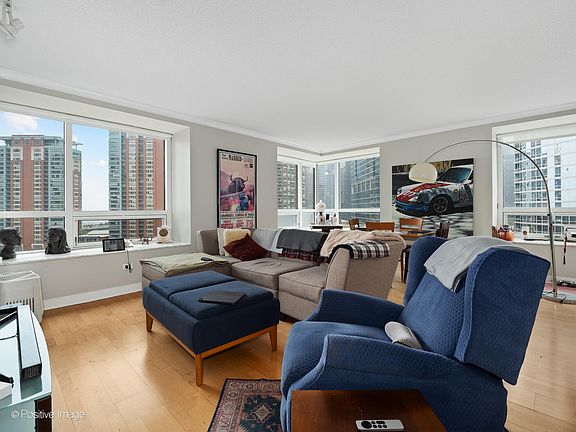 4th image of 512 N McClurg Ct APT 707
