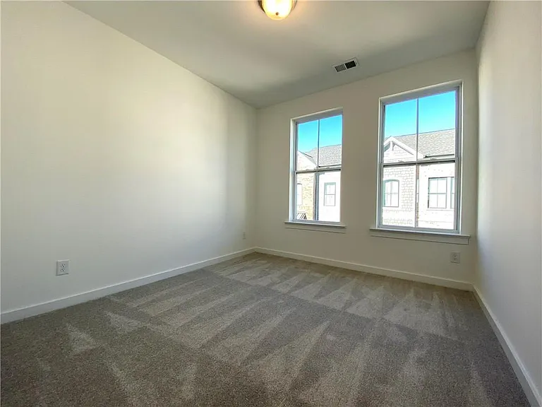 435 Ashbury Dr — Photo 18
