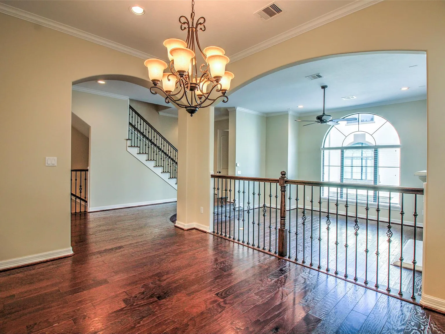 4 bed, 3.5 bath, 2864 sqft, $2,850 — Photo 4