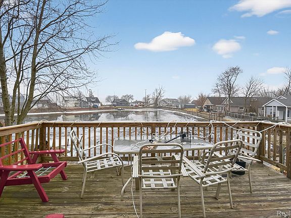 3rd image of 6198 Brancheau Rd