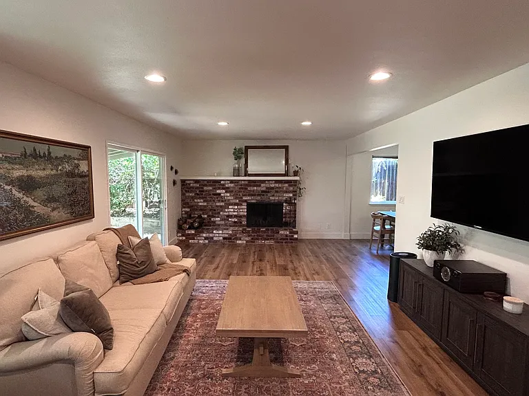 1803 Tanglewood Ln — Photo 9